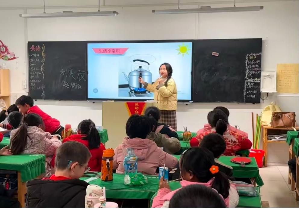 1781b332b8414b63a53bc43c0559cc75.png 1781b332b8414b63a53bc43c0559cc75.png